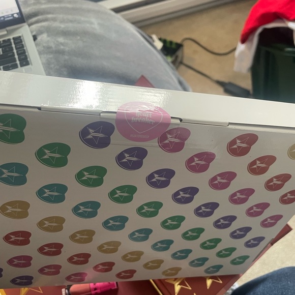 BNIB Jeffrey Star Cosmetics “heart breaker” exclusive hand mirror. - Picture 2 of 2